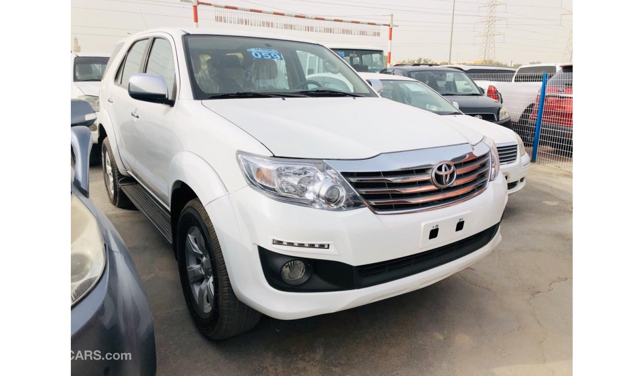 Toyota Fortuner 2.7L PETROL-MP3 PLAYER-ALLOY WHEELS-FOG LIGHTS-GCC RTA PASSED-LOT-633