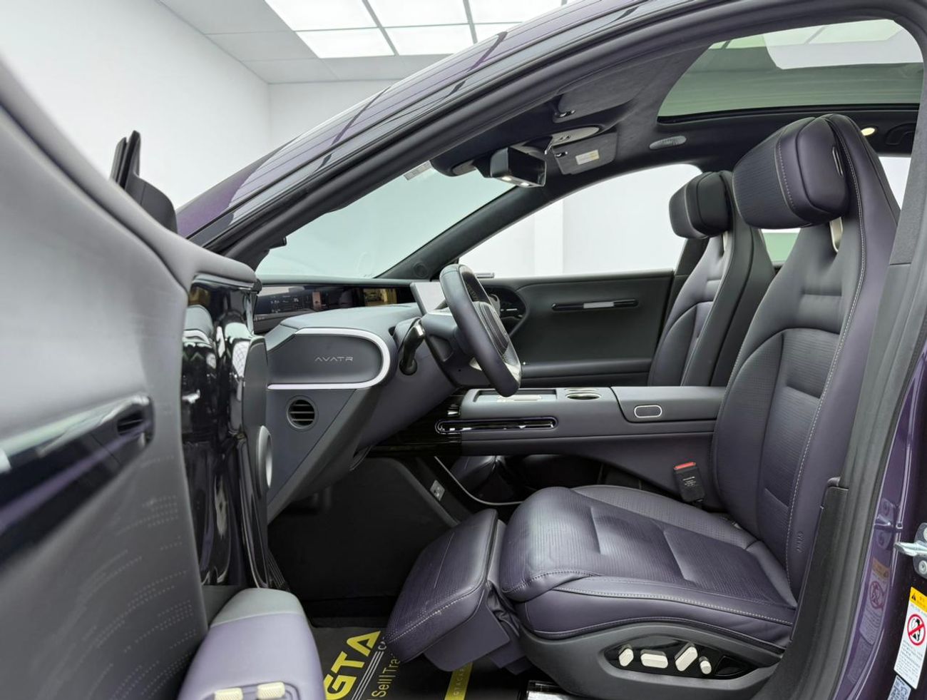 أفاتر 07 2024 Avatar 07 Ultra REEV Edition AWD, 2027 EVS Warranty, EVS Service Contract, Excellent Condition