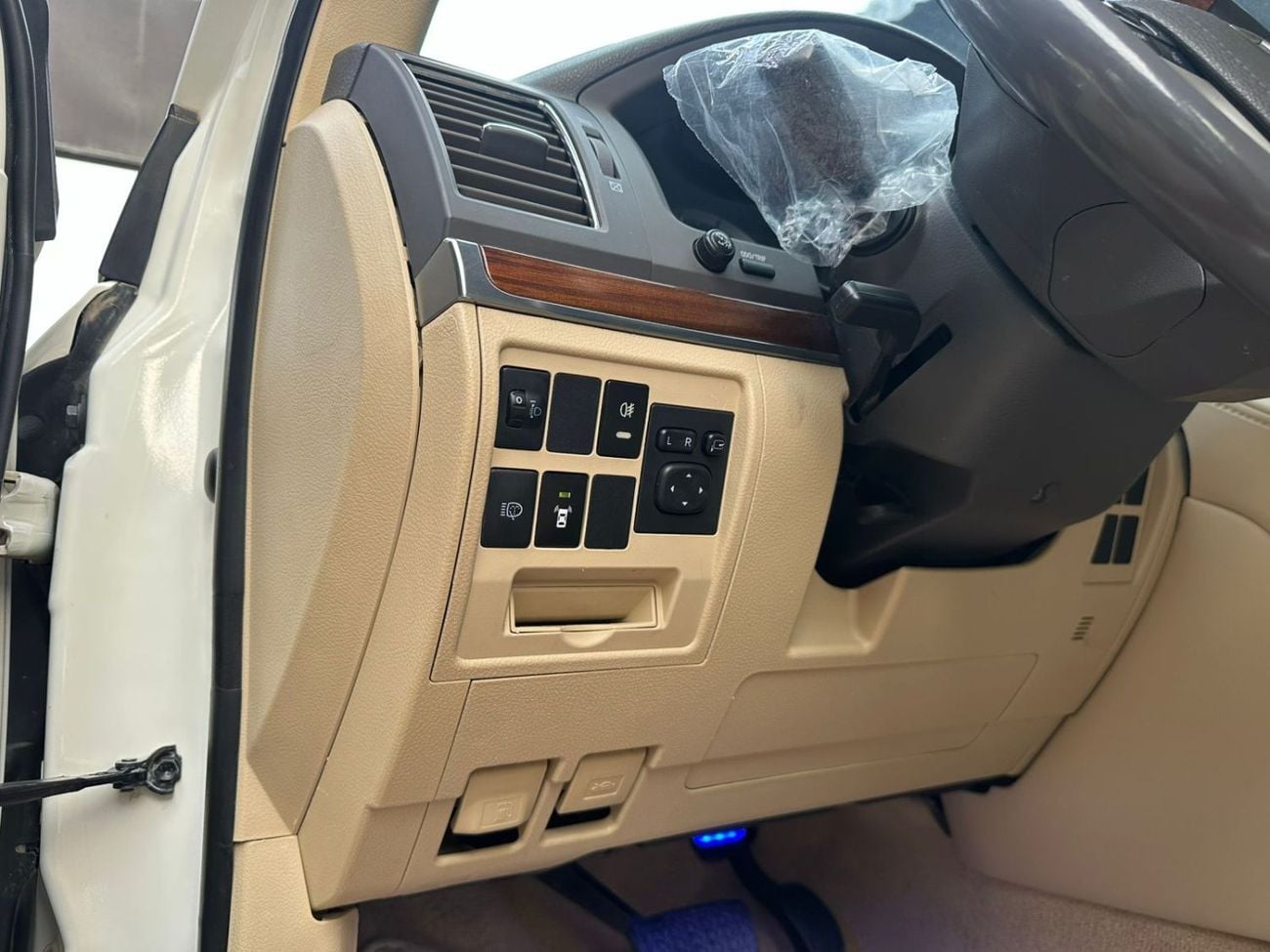 Toyota Land Cruiser VXR 4.6L 4WD