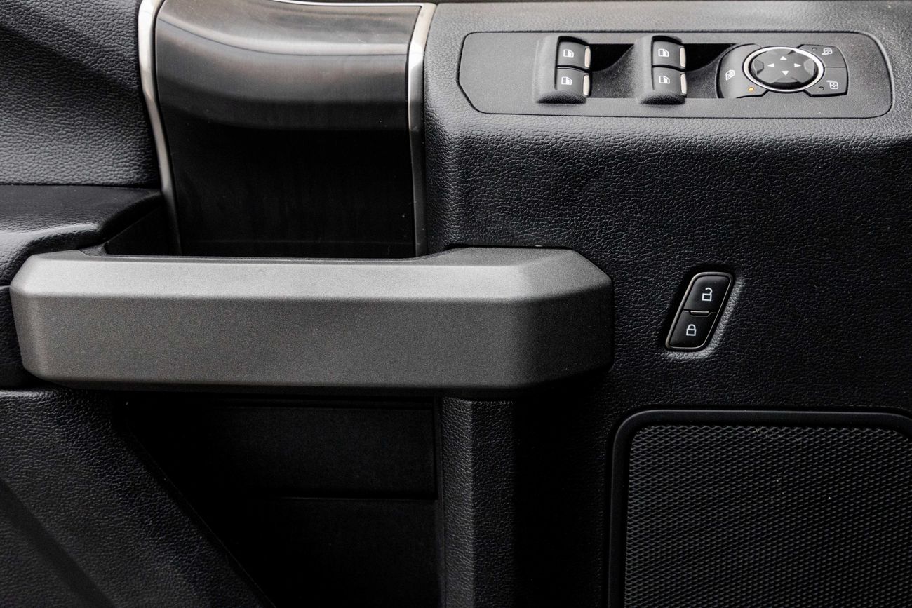 Ford F 150 F-Series Raptor | 3,721 P.M | 0% Downpayment | FORD WARRANTY | EXCELLENT CONDITION