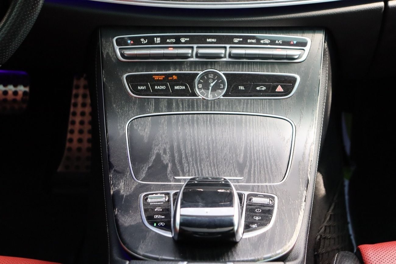 مرسيدس بنز E 200 كوبيه Mercedes-Benz E200 Coupe / 2018 / GCC / Free Accident / First Owner