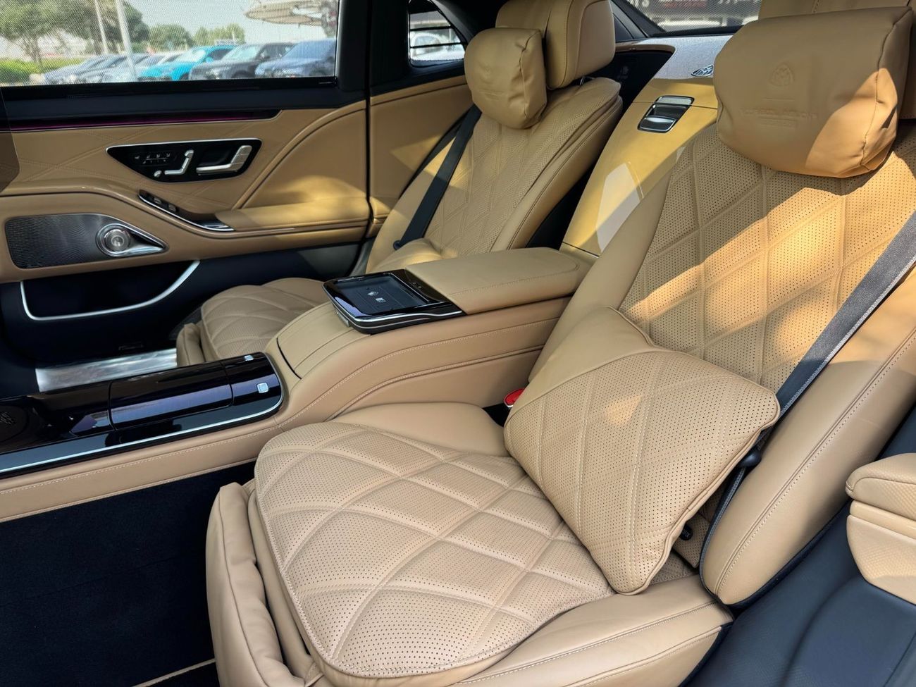 Mercedes Maybach S680 Maybach **2023** GCC SPEC UNDER WARRANTY AND SERVICE