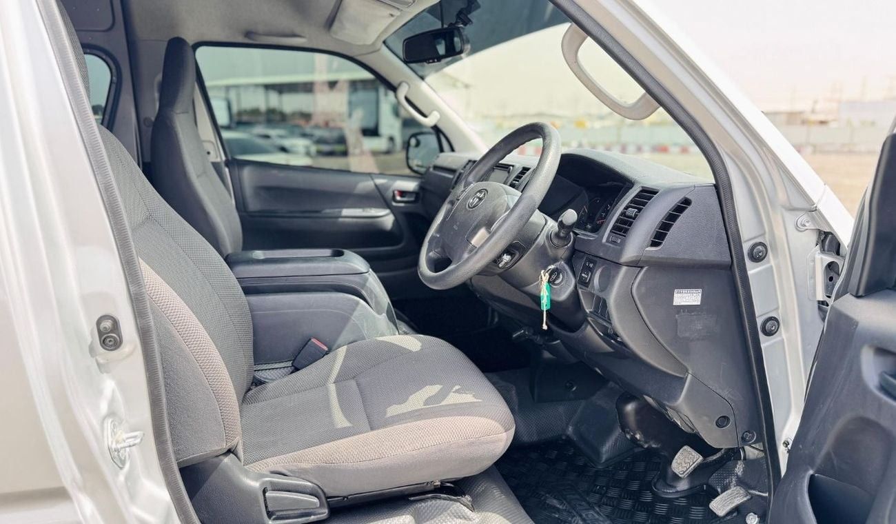 Toyota Hiace GOOD CONDITION | RHD | 2018 | 3.0L DIESEL ENGINE | 12 SEATERS | AUTOMATIC TRANSMISSION | DIGITAL REA