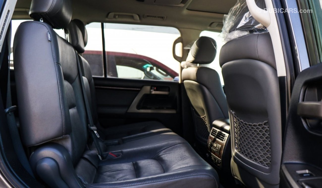 تويوتا لاند كروزر VXR Diesel Full option Clean Car leather seats right hand drive