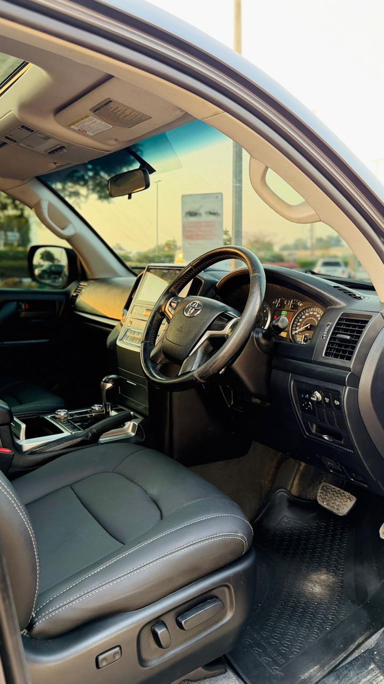 Toyota Land Cruiser PUSH START | SUNROOF | AUTO TRANSMISSION | 4.5L | POWER WINDOWS |