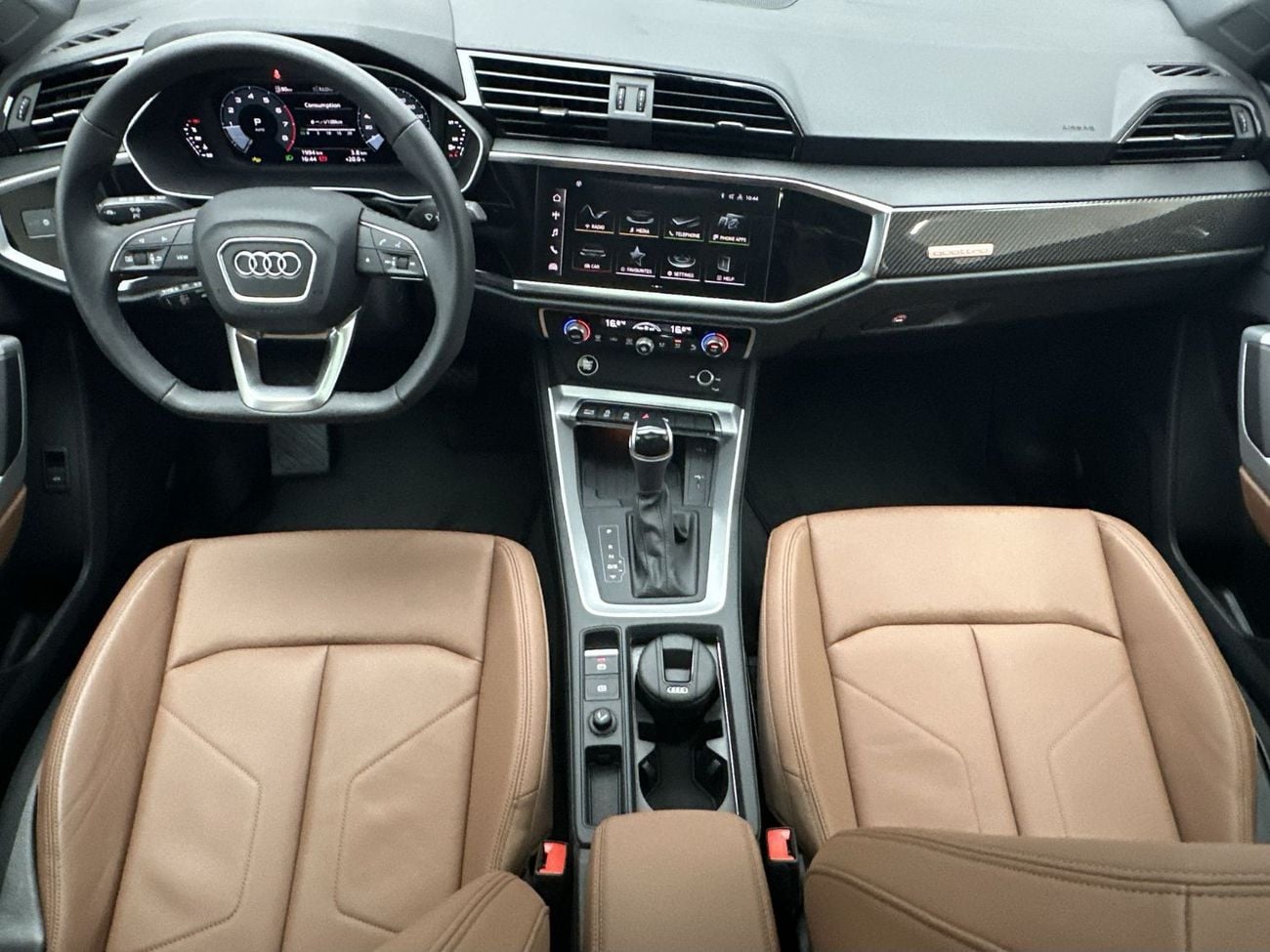 أودي Q3 Sportback 40 TFSI S Line 2.0L FWD(Ref# 06403)