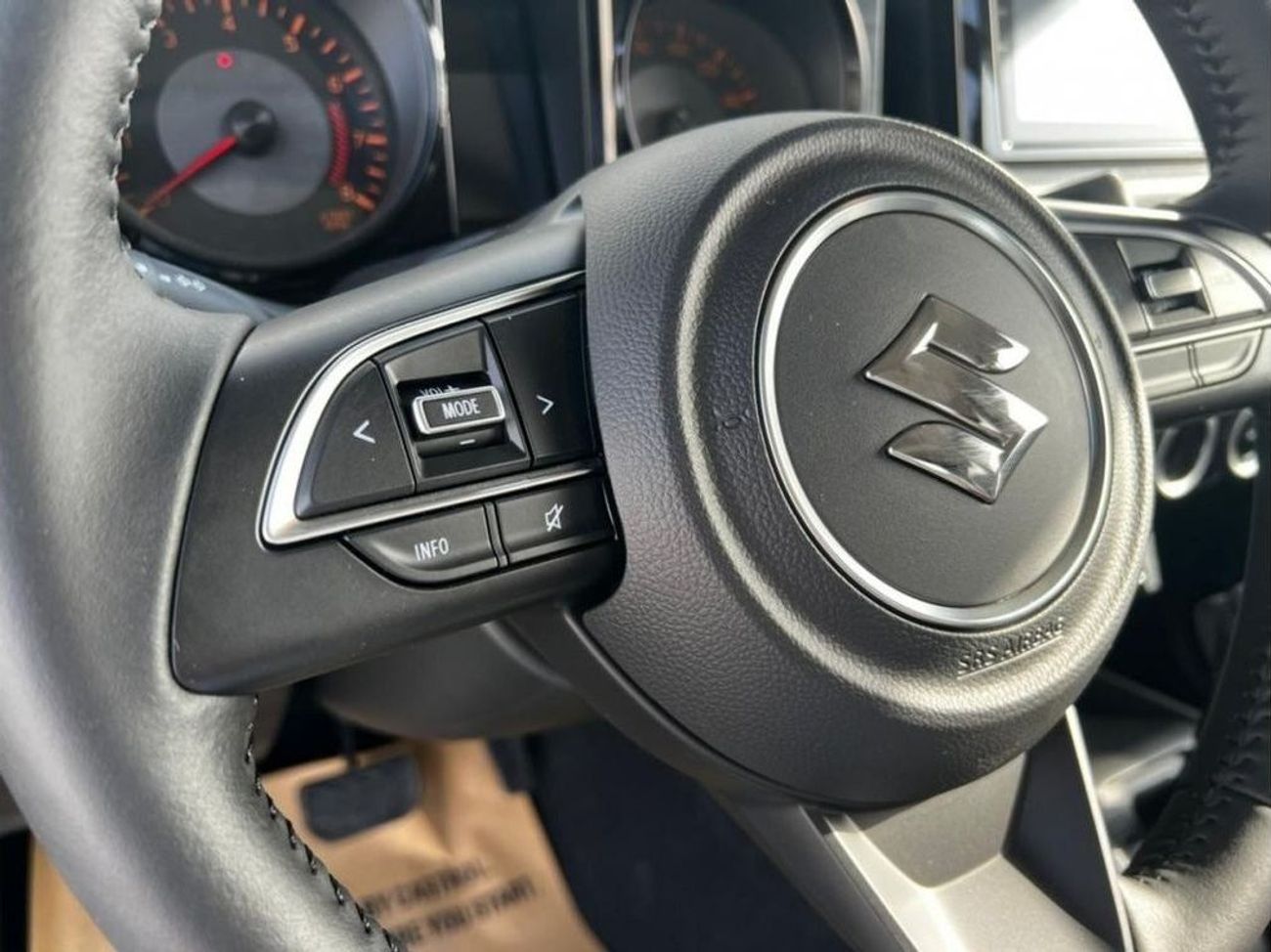 Suzuki Jimny GCC AT 1.5L SUV 4WD // 2023 // FULL OPTION WITH DVD&BACK CAMERA , CRUISE CONTROL // SPECIAL OFFER //