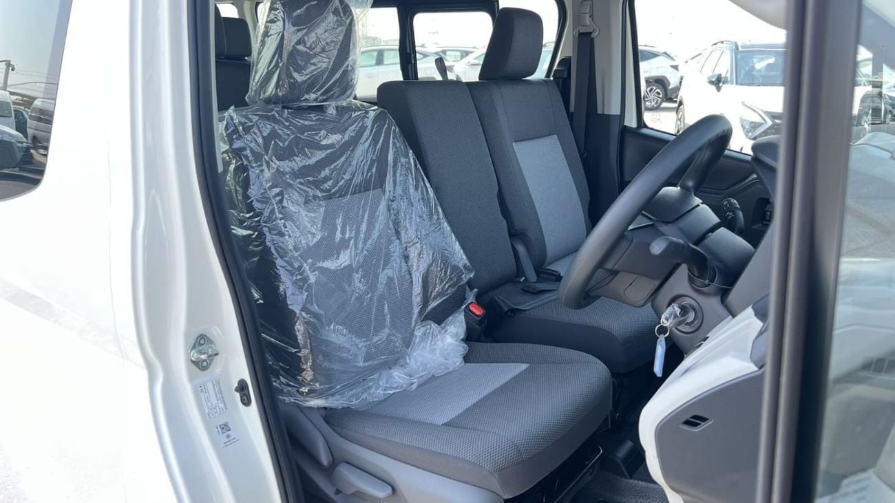 تويوتا هاياس DLS -High Roof Commuter 2.8L M/T