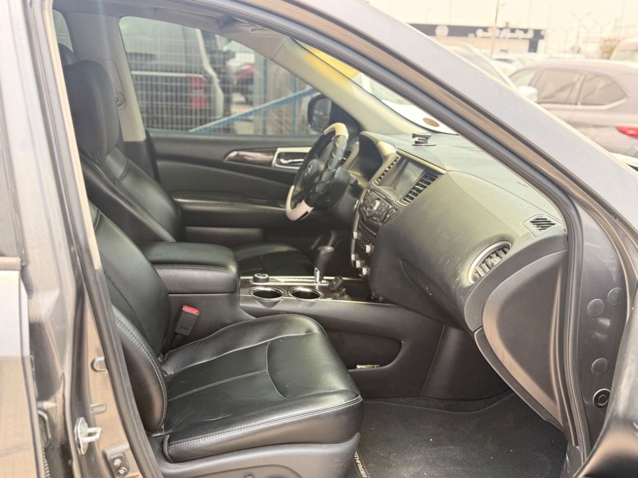 Nissan Pathfinder SV