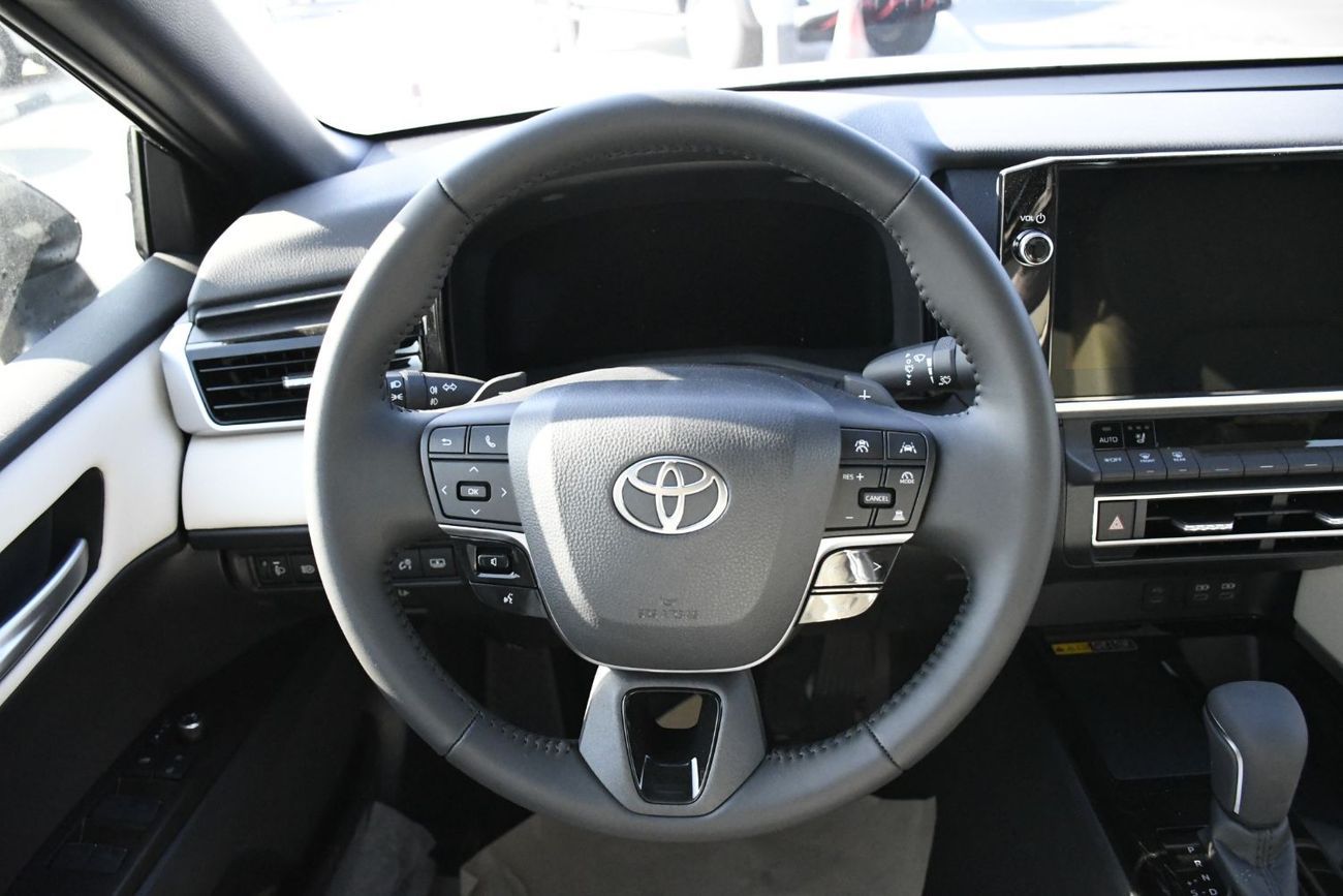 Toyota Camry Toyota Camry GLE 2.5L Petrol Panoramic Roof ( READY STOCK )