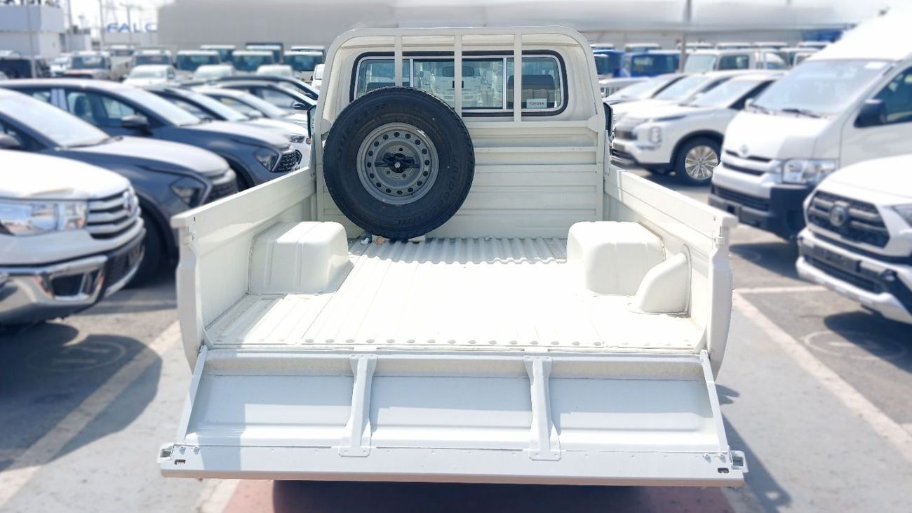 Toyota Land Cruiser Pick Up Toyota LC79 2.8L Diesel Manual SC Pickup 2025YM