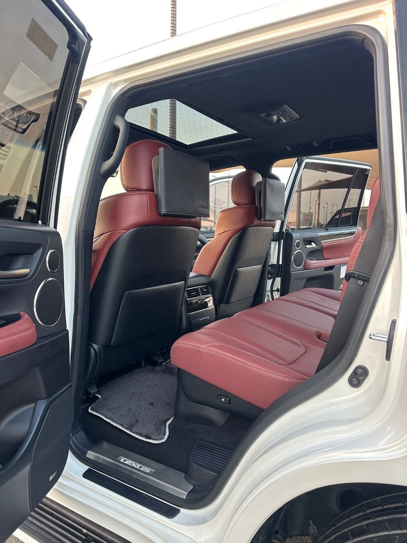 Lexus LX570 SIGNATURE