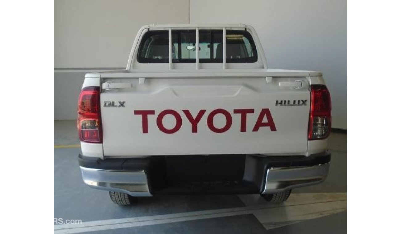 Toyota Hilux 2.4 LTR DIESEL 4X4 M/T