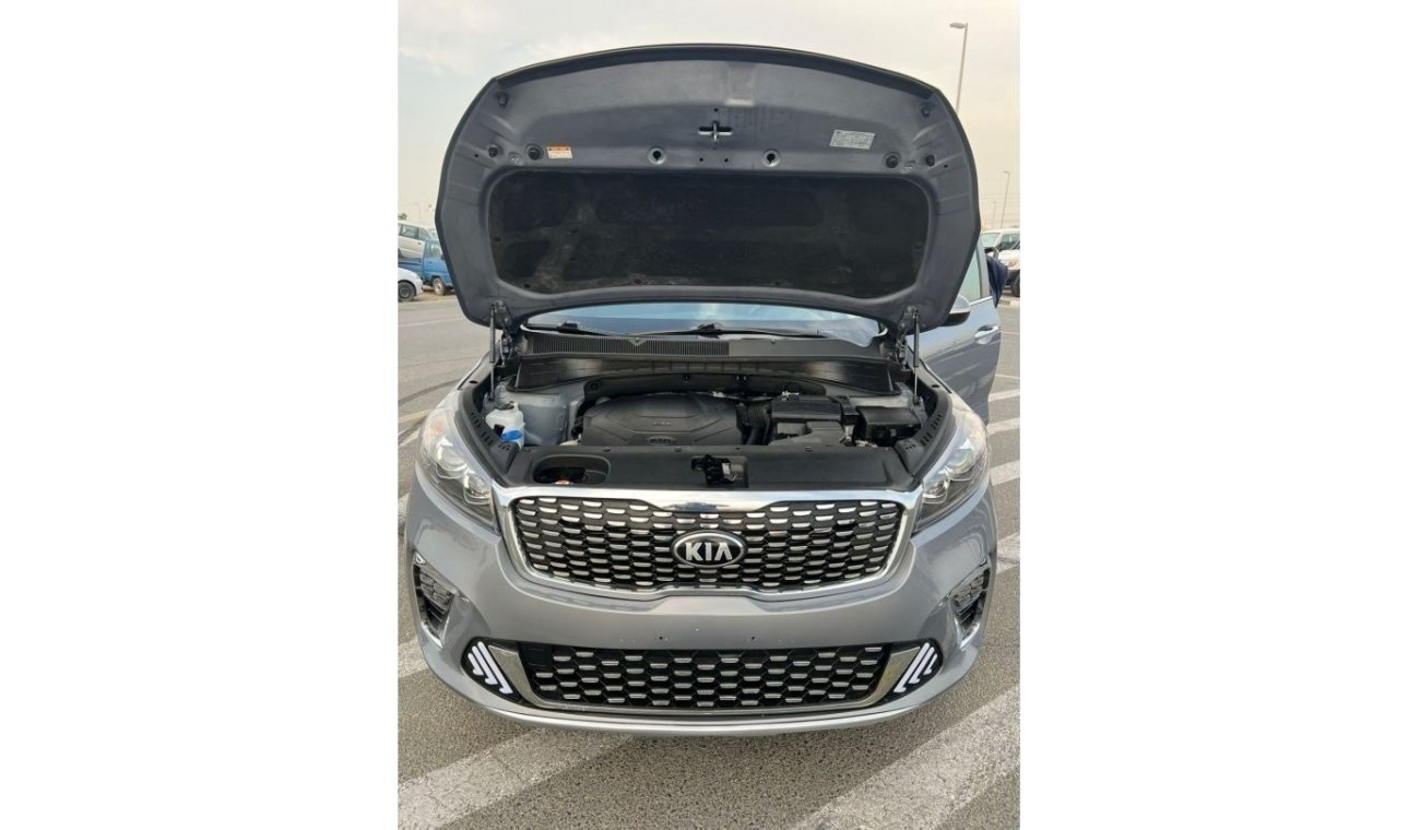 كيا سورينتو 2020 Kia Sorento LX 3.3L V6 7 Seater MidOption /