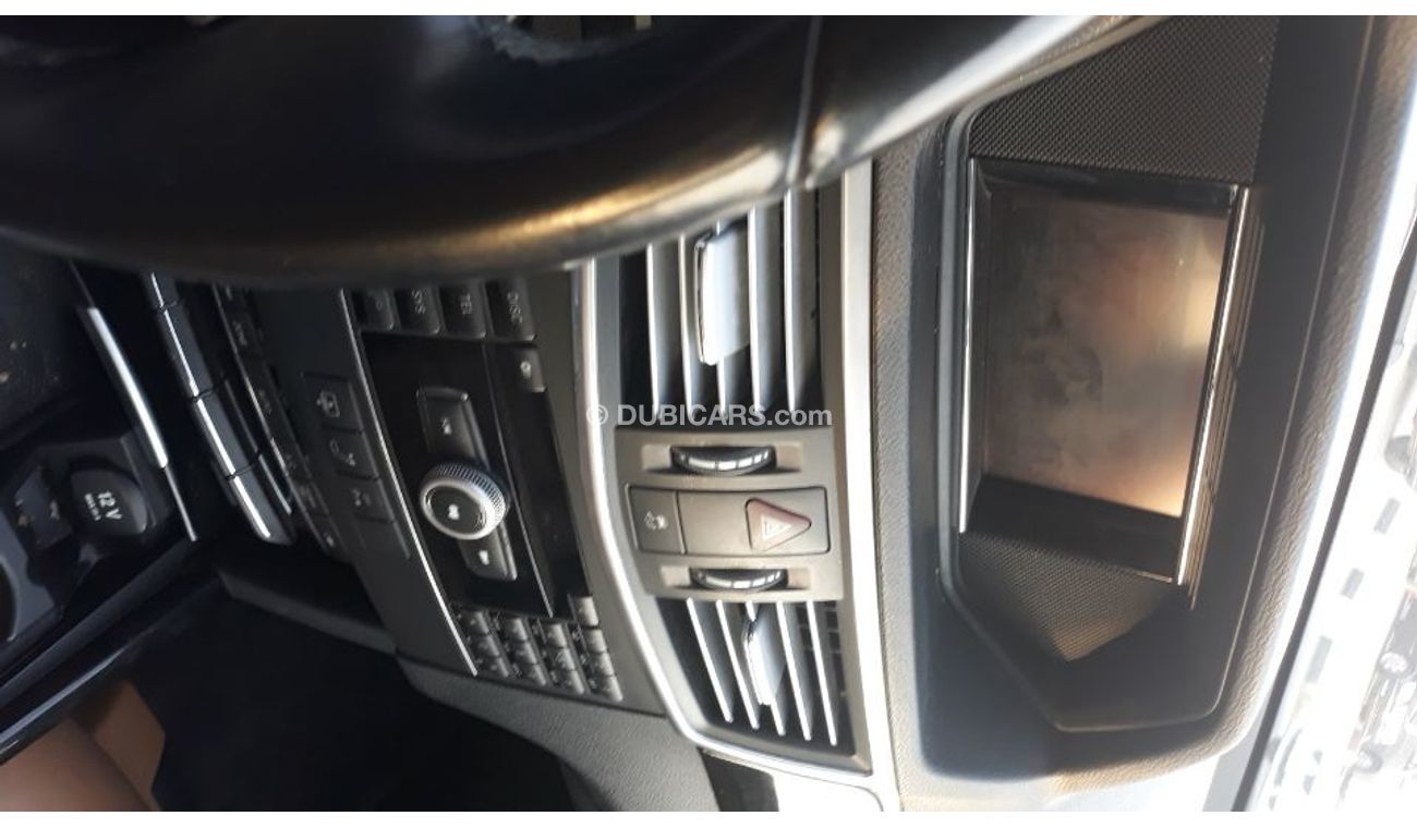 Mercedes-Benz E300 2010 Gulf Specs Full options