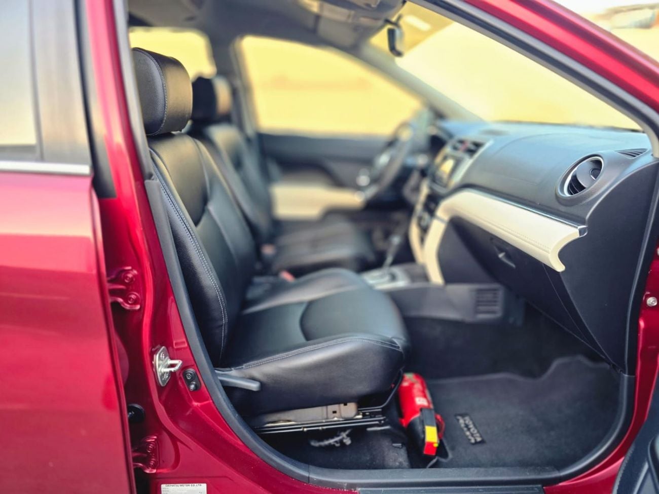 Toyota Rush 2019 | 1.5L PETROL | AT | LHD | PUSH START ENGINE | ALLOY WHEELS | LEATHER SEATS