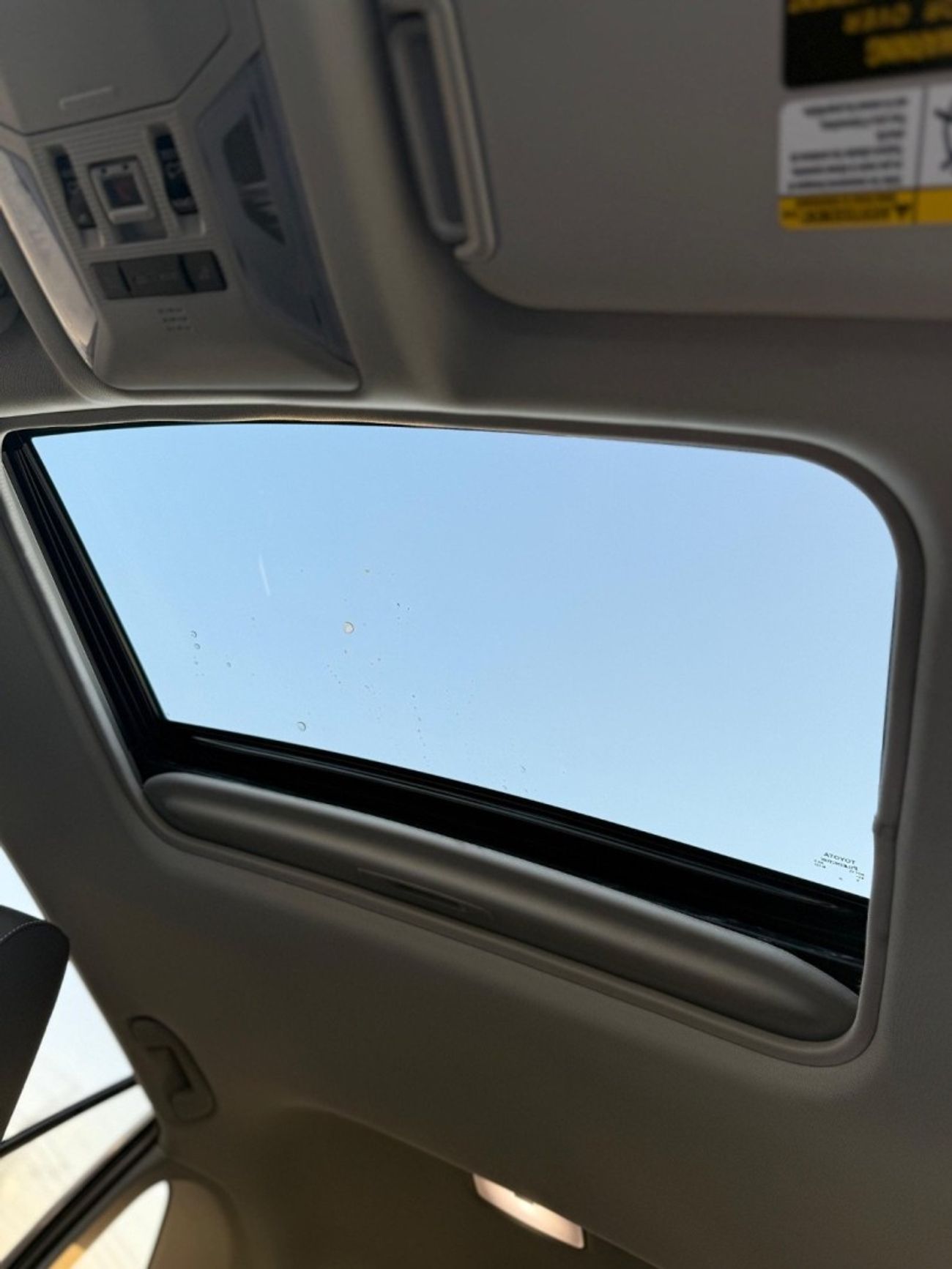 Toyota RAV4 Hybrid XLE premium Sunroof,leather,Push start