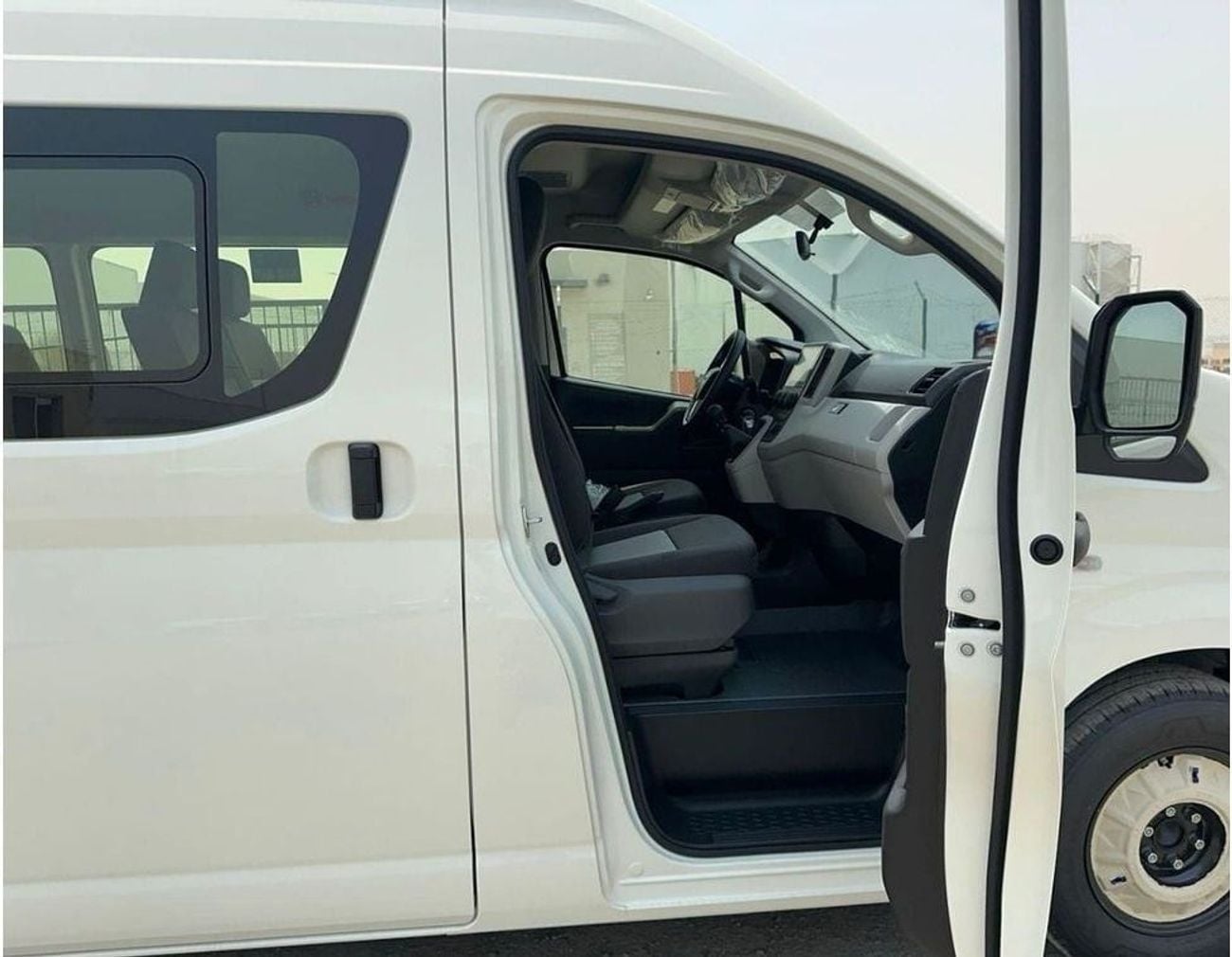 تويوتا هاياس GL TOYOTA HIACE 3.5 PASSENGER MANUAL TRANSMISSION 2025 MODEL