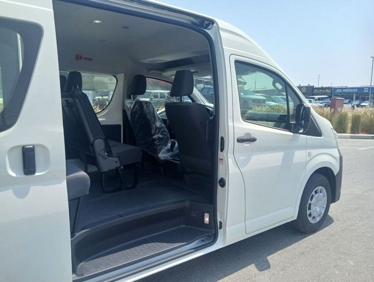 تويوتا هاياس ECT0003 - Toyota Hiace High Roof Passenger Van - 3.5L Petrol Auto White (Std)