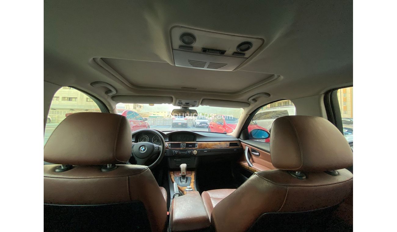 بي أم دبليو 330i