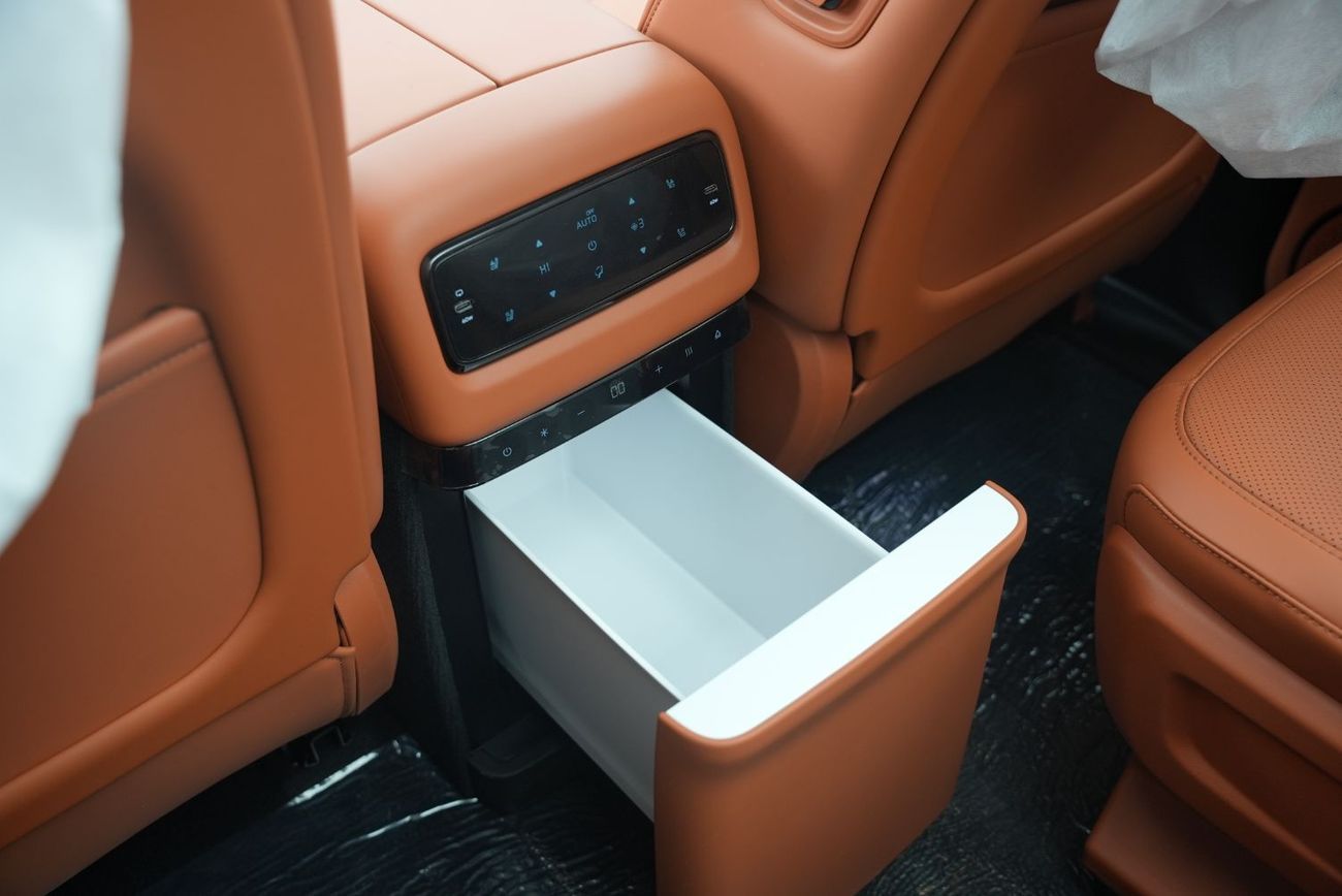 روكس أداماس FIRST CLASS 2026 ROX ADAMAS 7-Seats EREV SUV 4x4 White 0KM