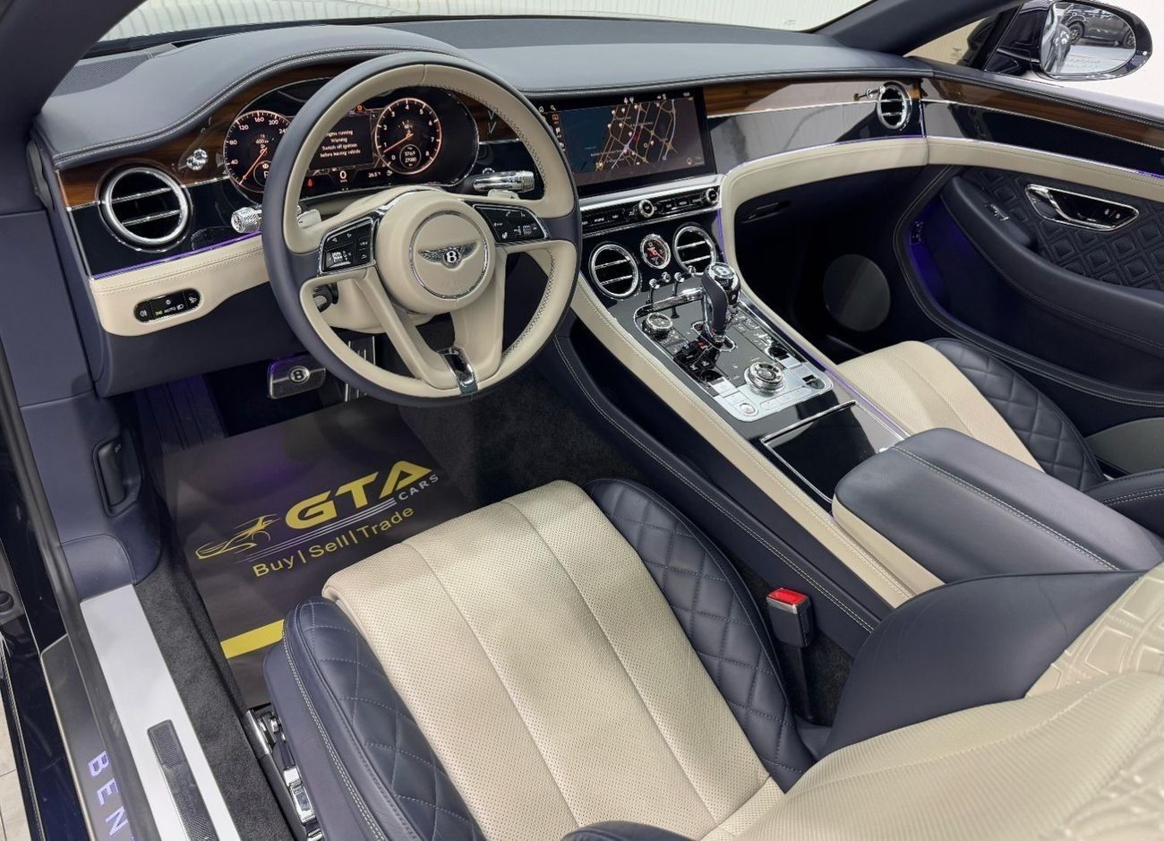 Bentley Continental GT 6.0L W12 (626 HP) 2020 Bentley Continental GT W12, 2026 Bentley Warranty + Service Pack, Very Low Km