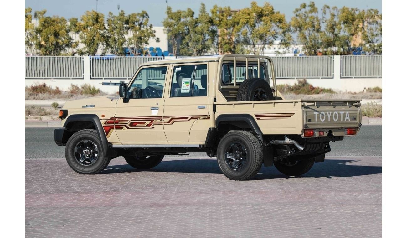 Toyota Land Cruiser Pick Up 2024 TOYOTA LAND CRUISER PICK UP LC79 DC 2.8- BEIGE inside BEIGE | Export Only
