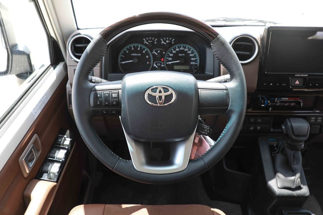 Toyota Land Cruiser 70 2025 TOYOTA LC76 HARDTOP 4.0 - WHITE inside SADLLE TAN | Export Only