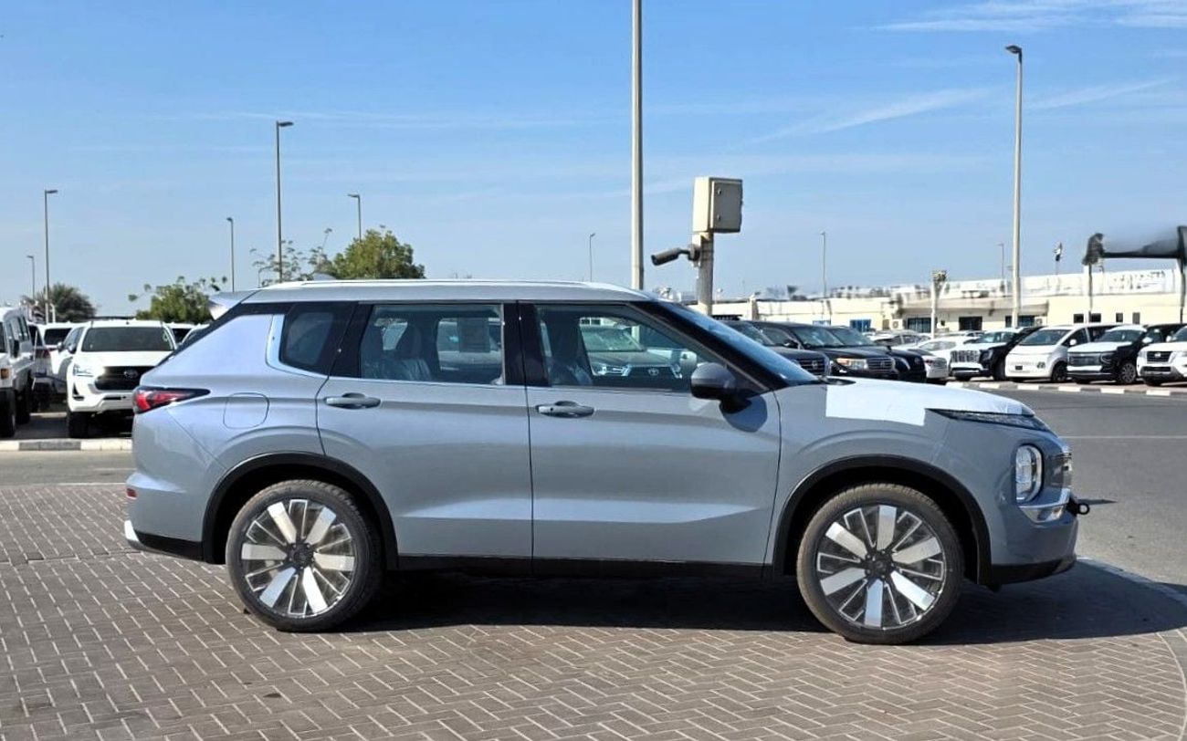 Mitsubishi Outlander Mitsubishi Outlander P-Line 2.5L 2026 Grey Petrol