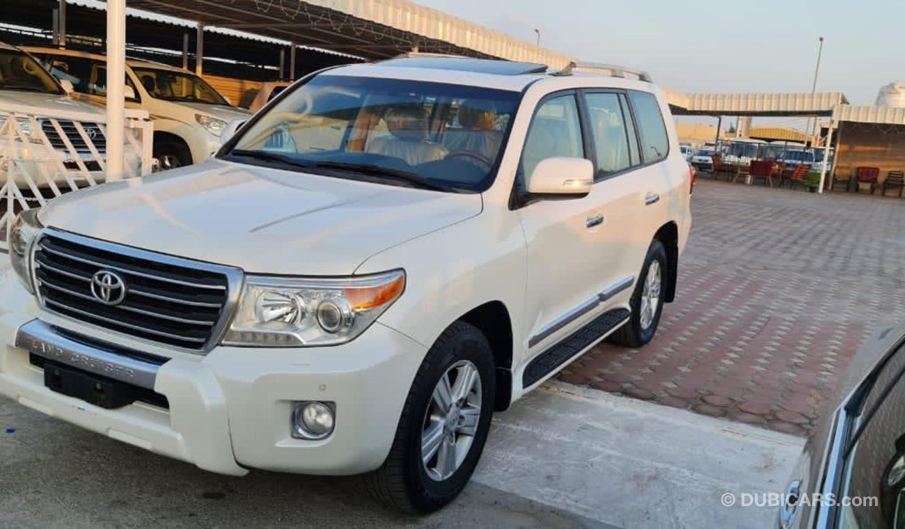 Toyota Land Cruiser تويوتا لاند كروزر 6 سلندر فل اوبشن موديل 2013 صبغ الوكالة بحالة الوكالة  عجمان معرض الصحراء لتجارة ا