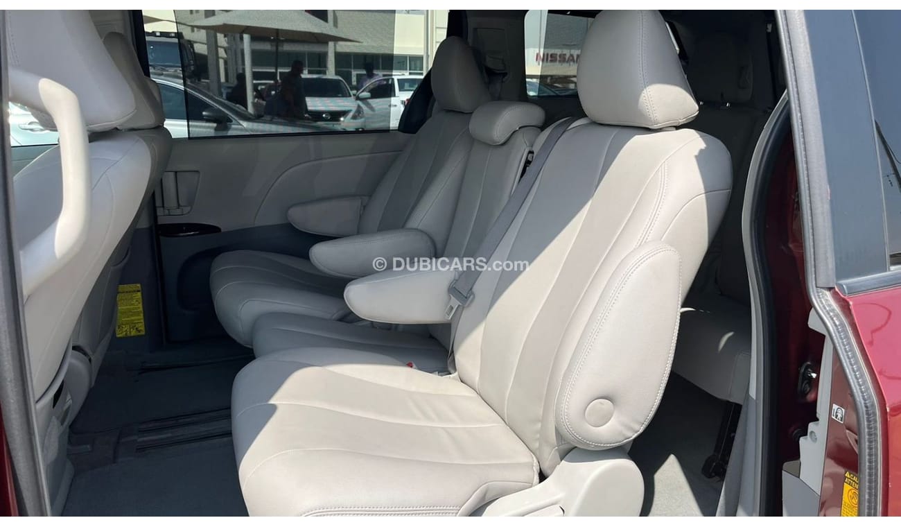 تويوتا سيينا full option