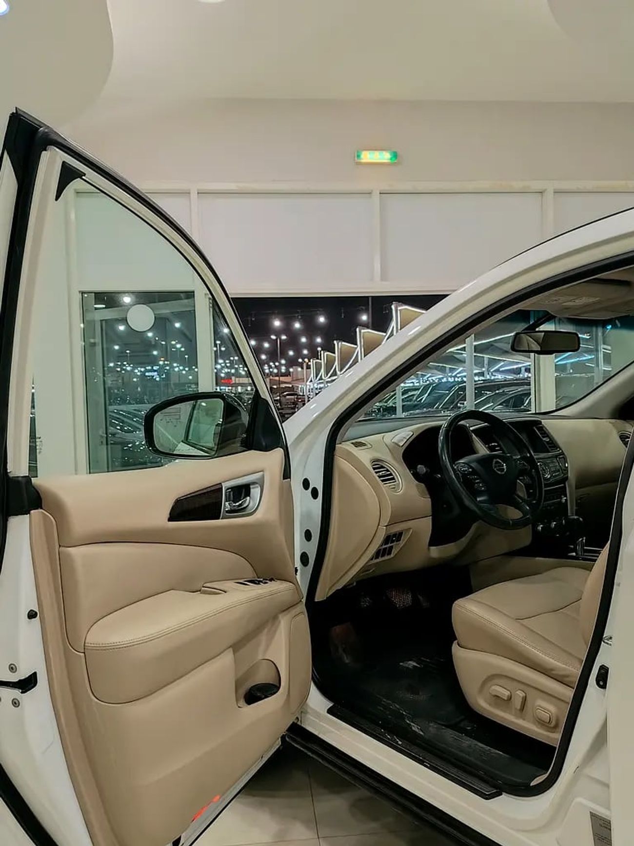 Nissan Pathfinder SV 3.5L (260 HP) 4WD SV