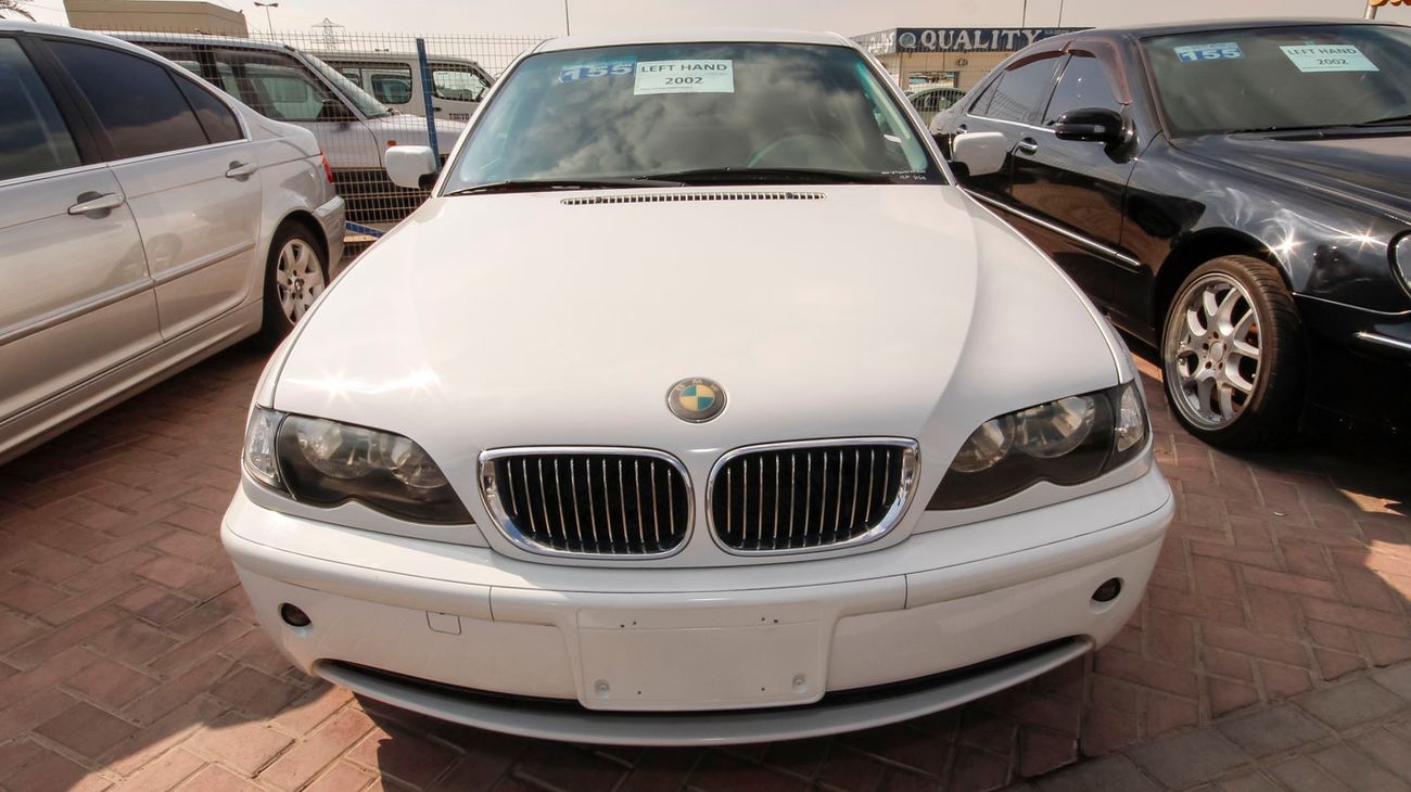 بي أم دبليو 325 i