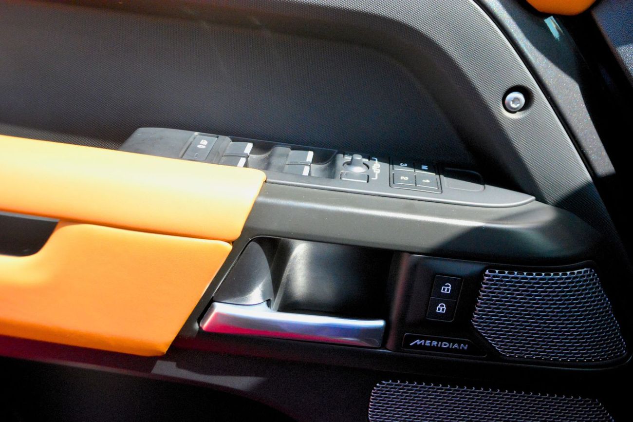 Land Rover Defender P400 90 X-Dynamic HSE 3.0L (5 Seater)