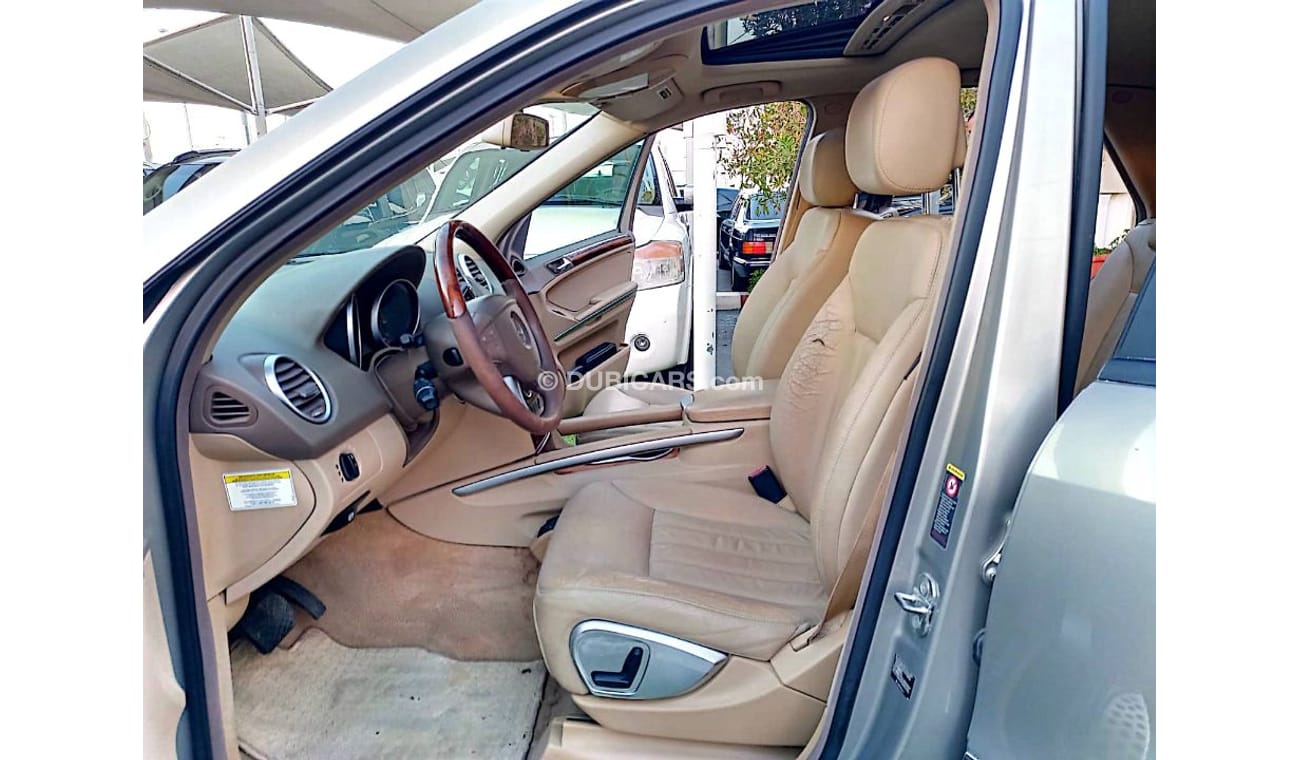 مرسيدس بنز ML 500 وارد موديل 2006 لون ذهبى رقم واحد فتحة جلد رنجات بحالة ممتازة لاتحتاج لأى مصاريف