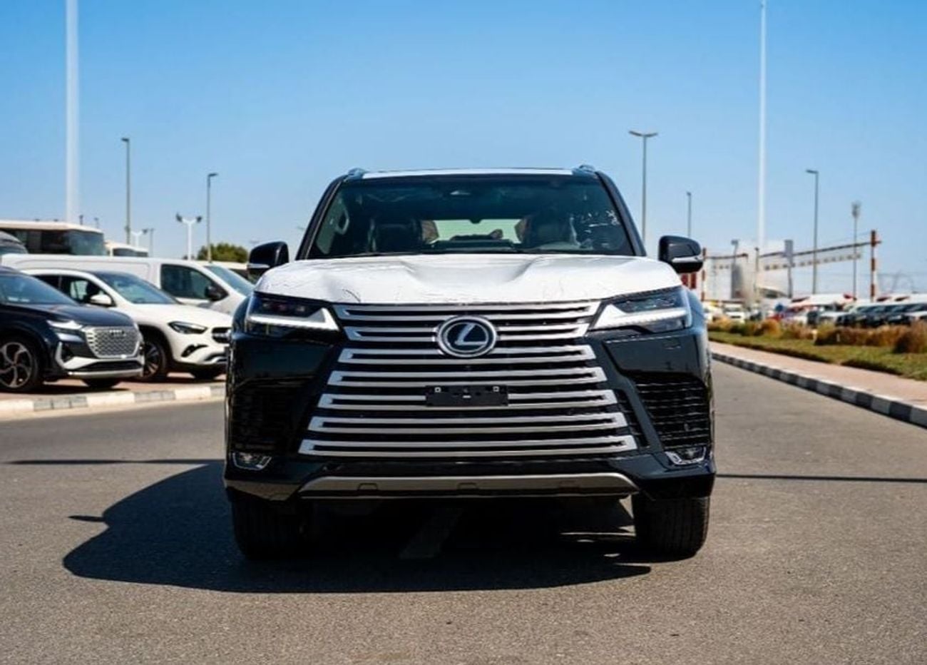 Lexus LX700h Lexus LX 700h 2025 Signature 3.5L AT Hybrid 07 Seaters