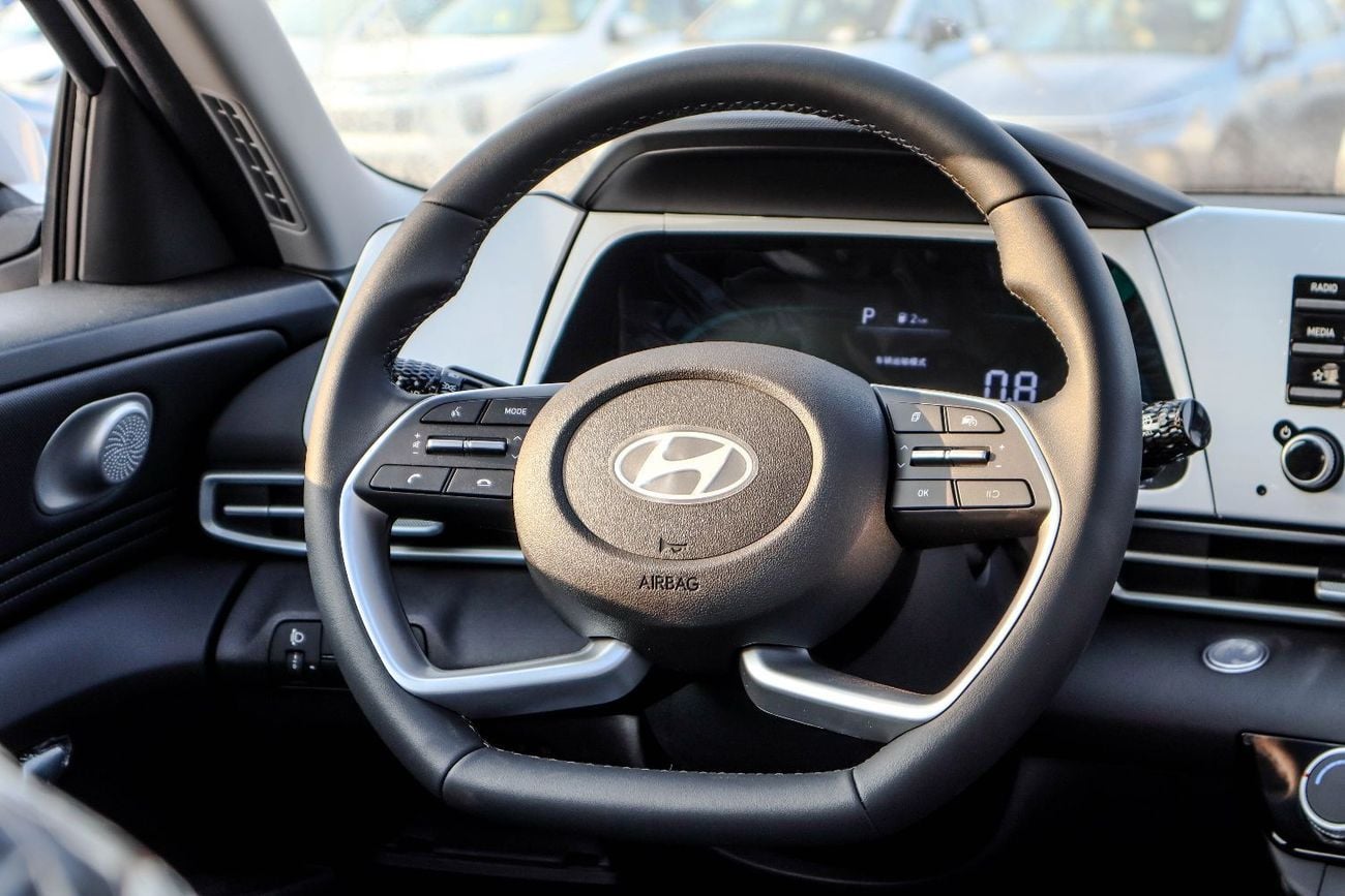 Hyundai Elantra SMART 1.5L Petrol – Automatic – 2025 Model – Chinese Specifications