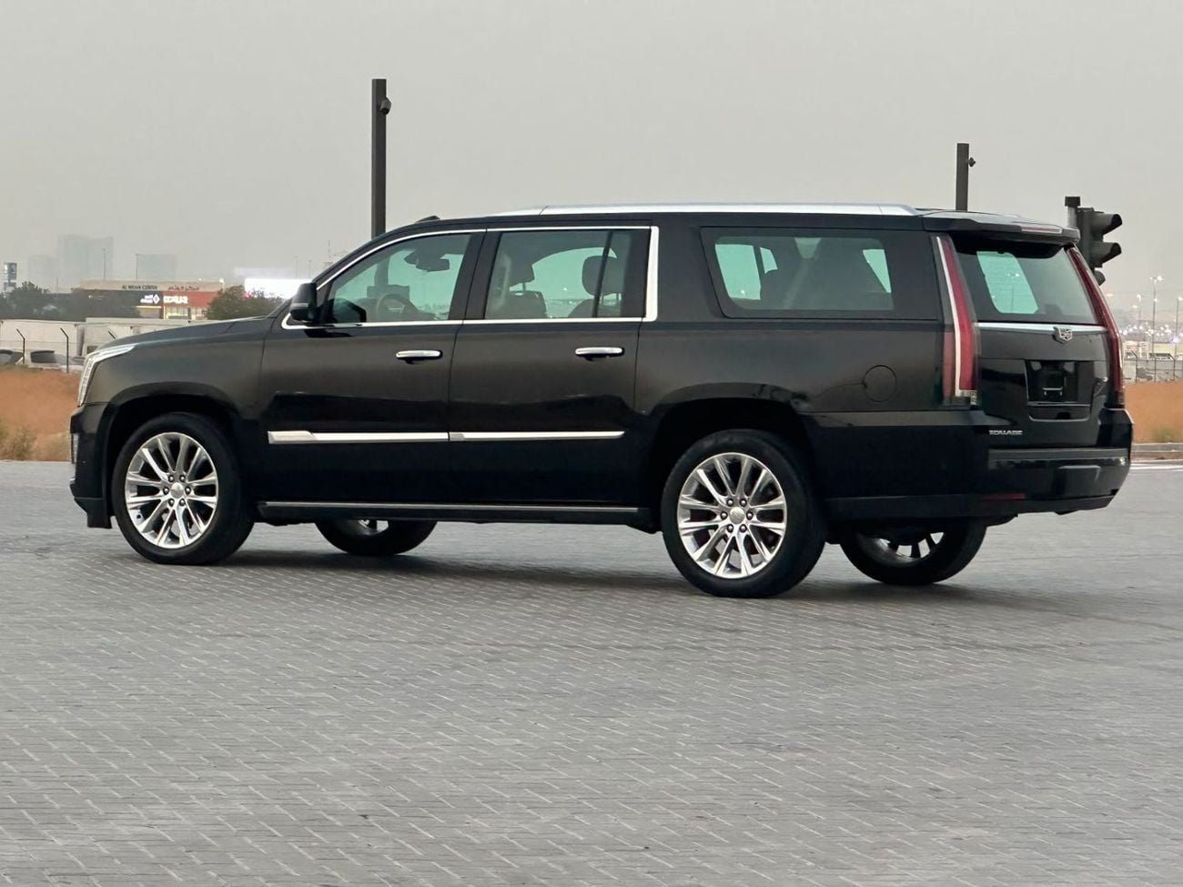 Cadillac Escalade Iq