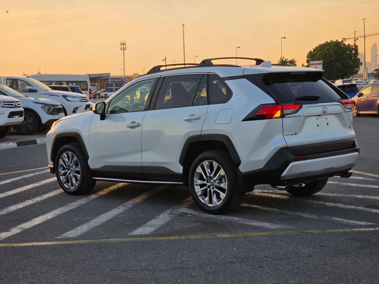تويوتا راف ٤ 2.5L XLE (Premium)