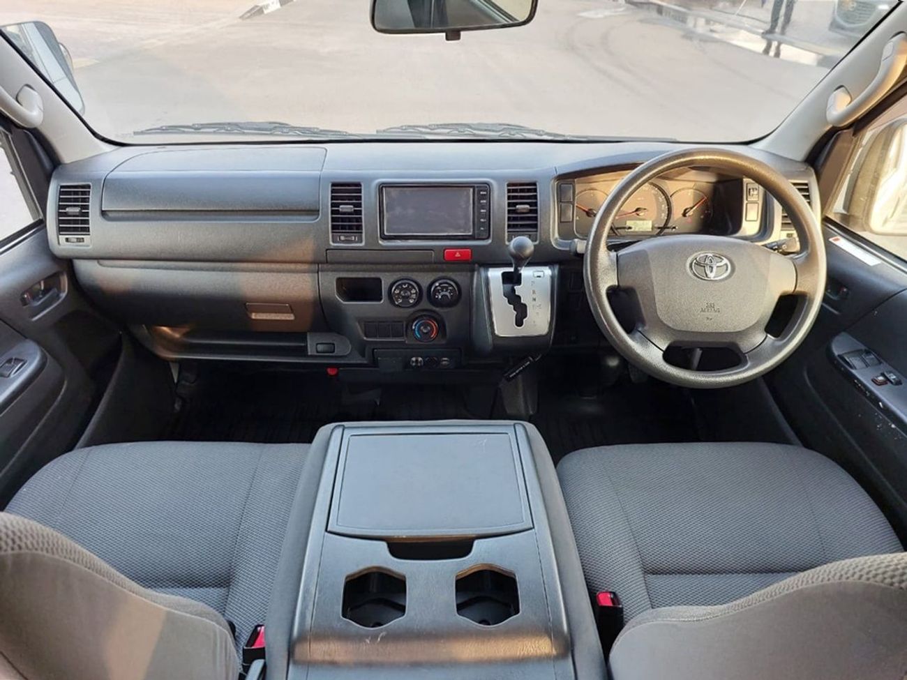 Toyota Hiace 2016 TOYOTA HIACE VAN RHD 3.0 L DIESEL AUTOMATIC (PM94354)