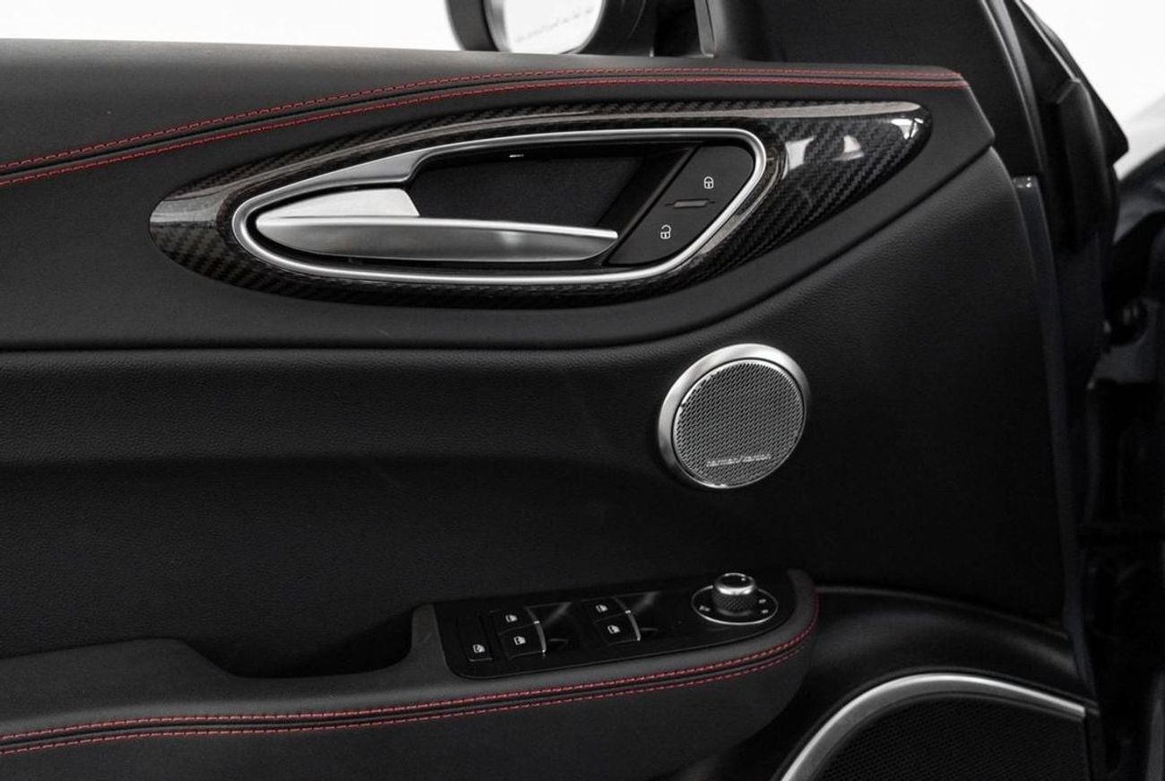 ألفا روميو جوليا Quadrifoglio 2.9L (505 HP)