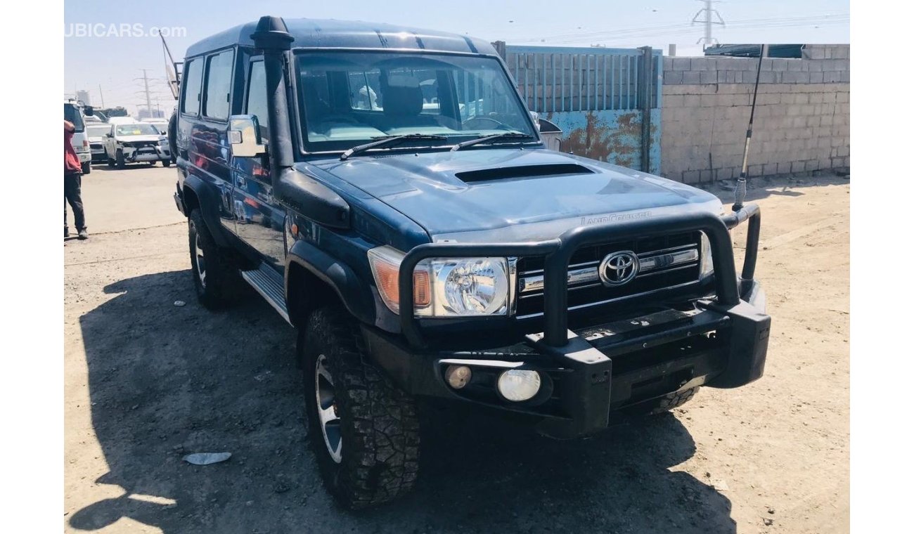 Toyota Land Cruiser Hard Top diesel right hand drive 4.5L 3 door year 2009