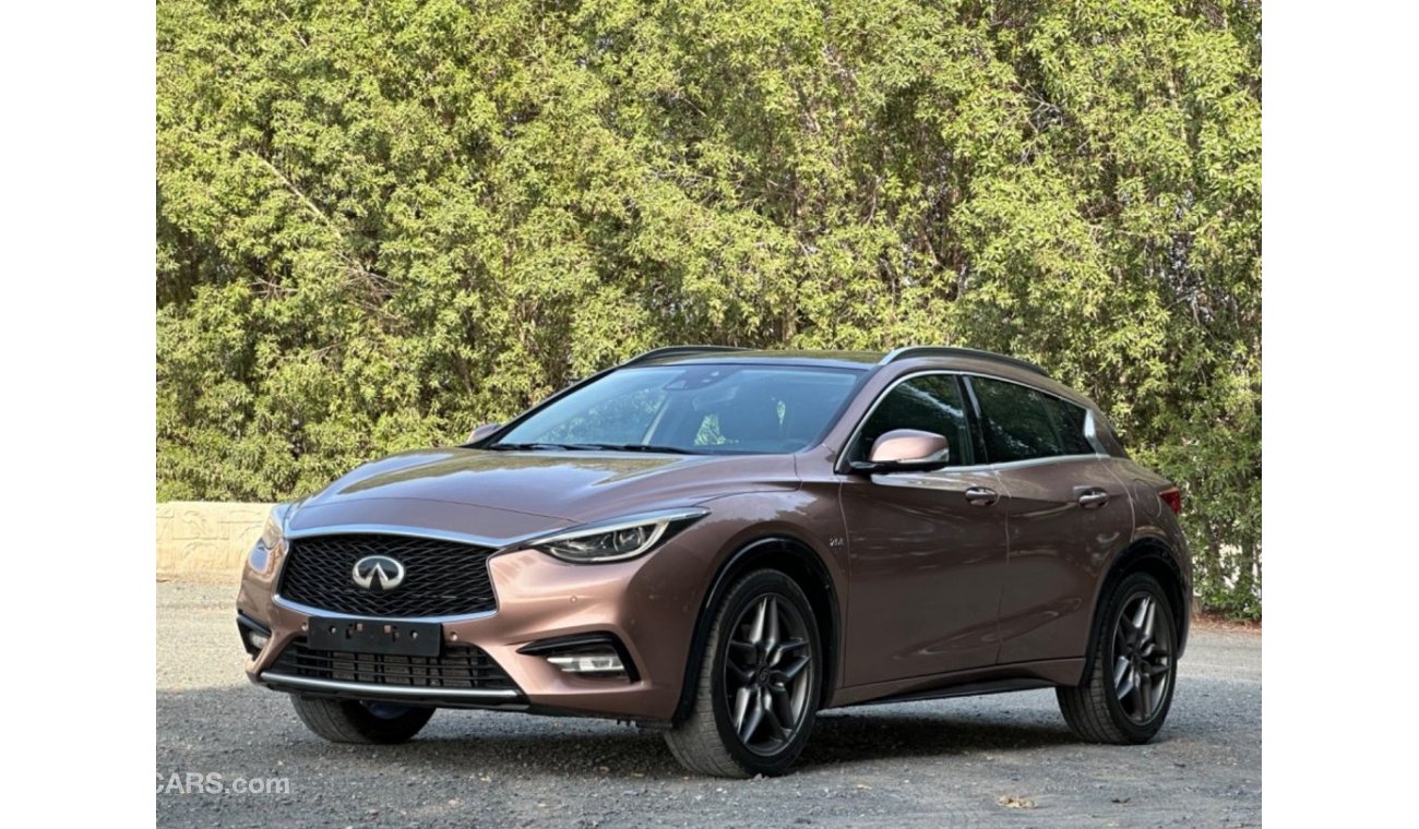 إنفينيتي QX30 بريميوم