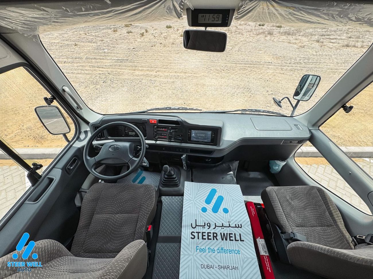 Toyota Coaster 23-Seater Bus 4.0L Diesel RWD GCC Specs Full Option White