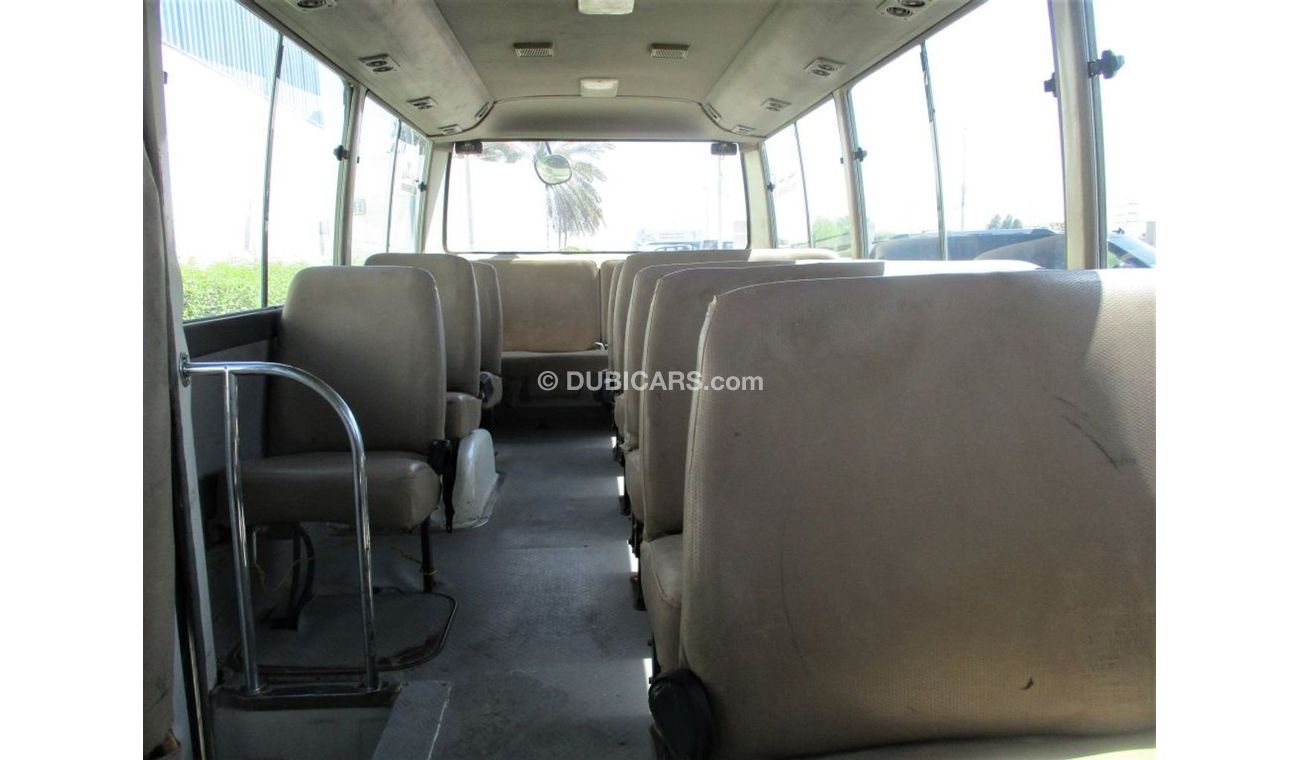 Toyota Coaster TOYOTA COASTER DIESEL 2011 GULF SPACE , ACCIDENT FREE , 25 PASSENGER