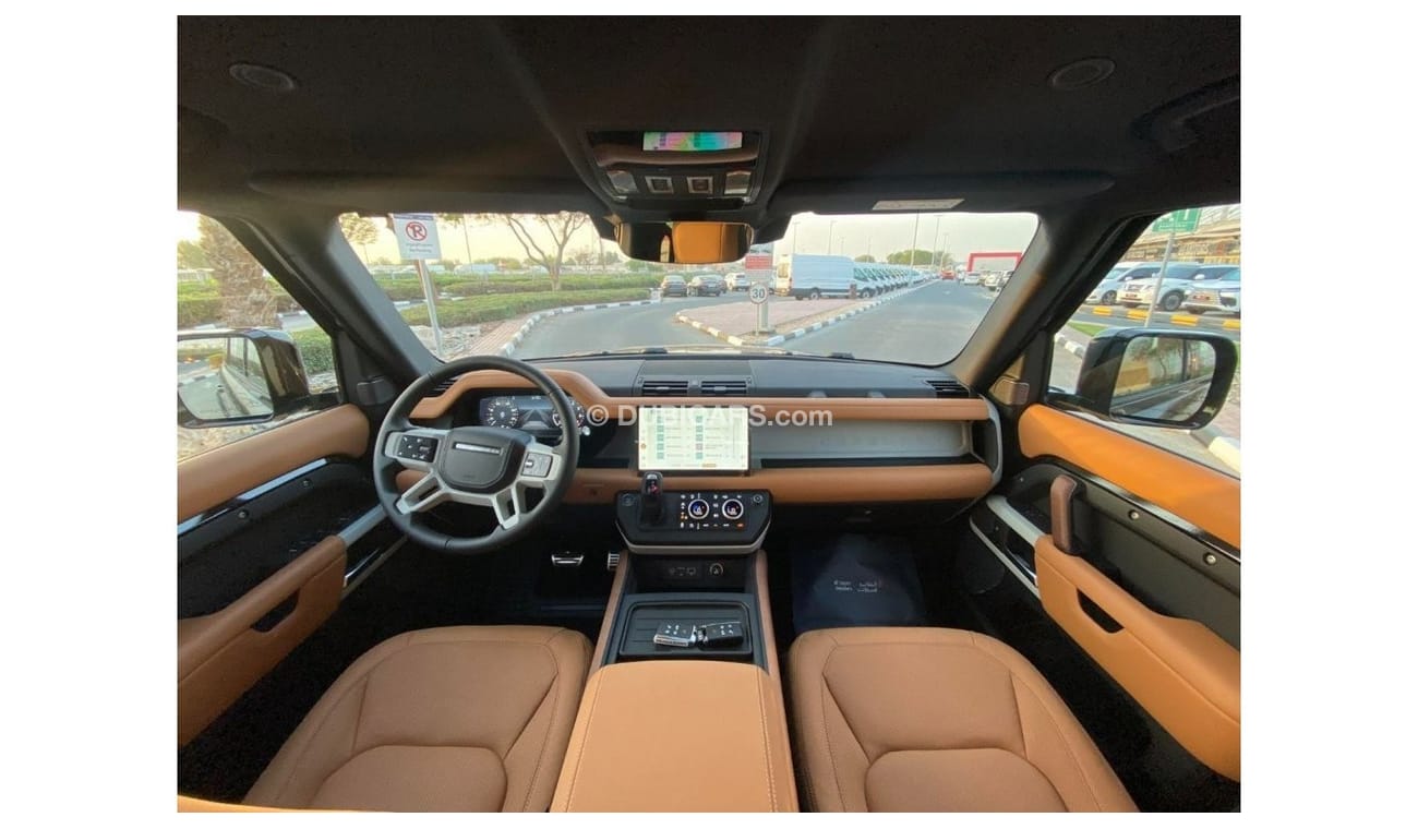 Land Rover Defender BLACK TAN GCC SPEC UNDER WARRANTY AND SERVICE