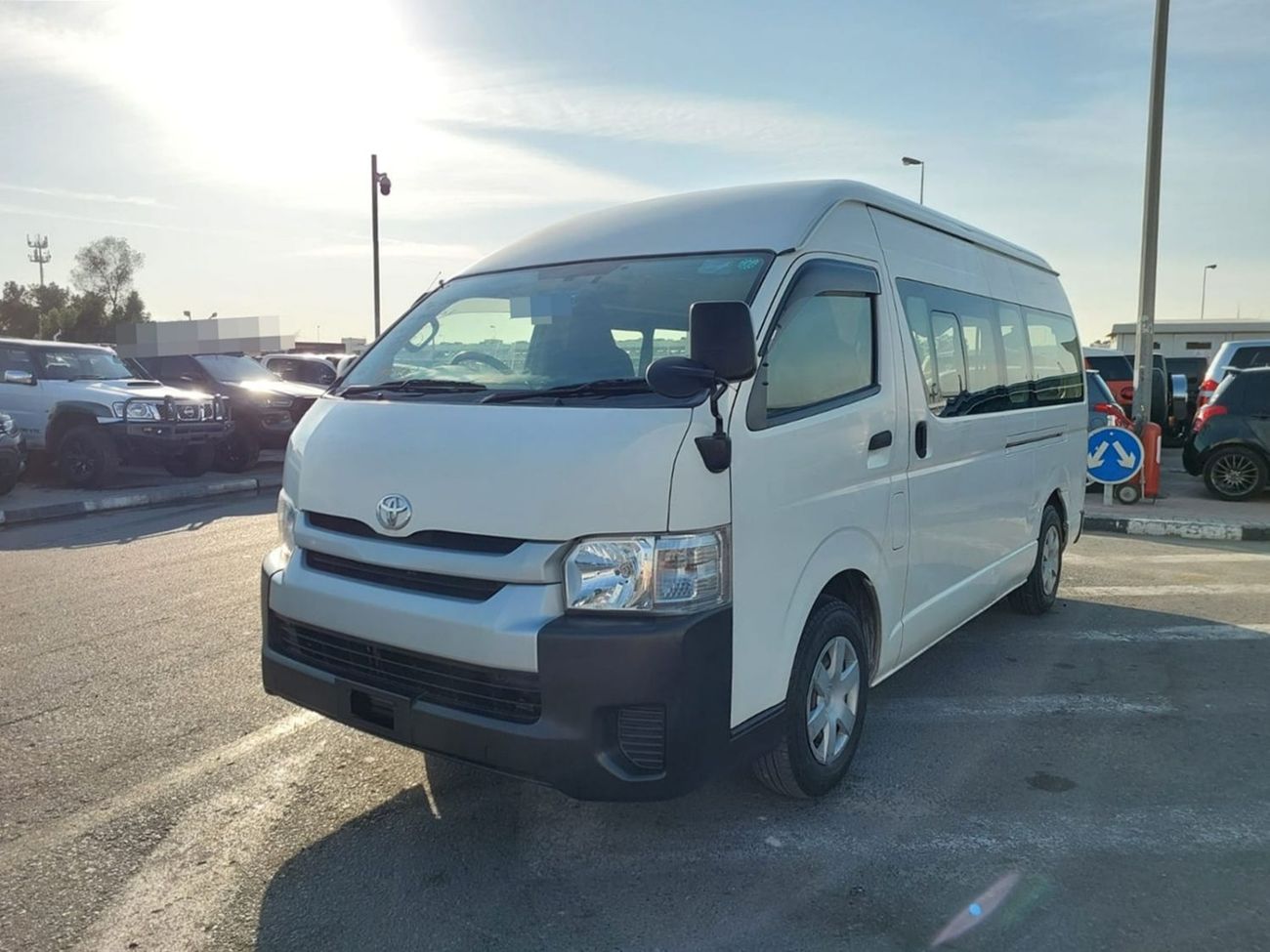 Toyota Hiace TOYOTA HIACE VAN RHD 2015 MODEL 3.0 L DIESEL AUTOMATIC(PM16111)