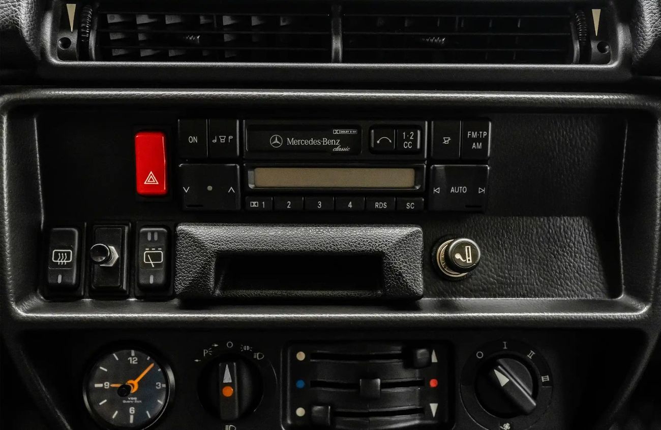 Mercedes-Benz 280 2.7L I-6 Naturally Aspirated Engine