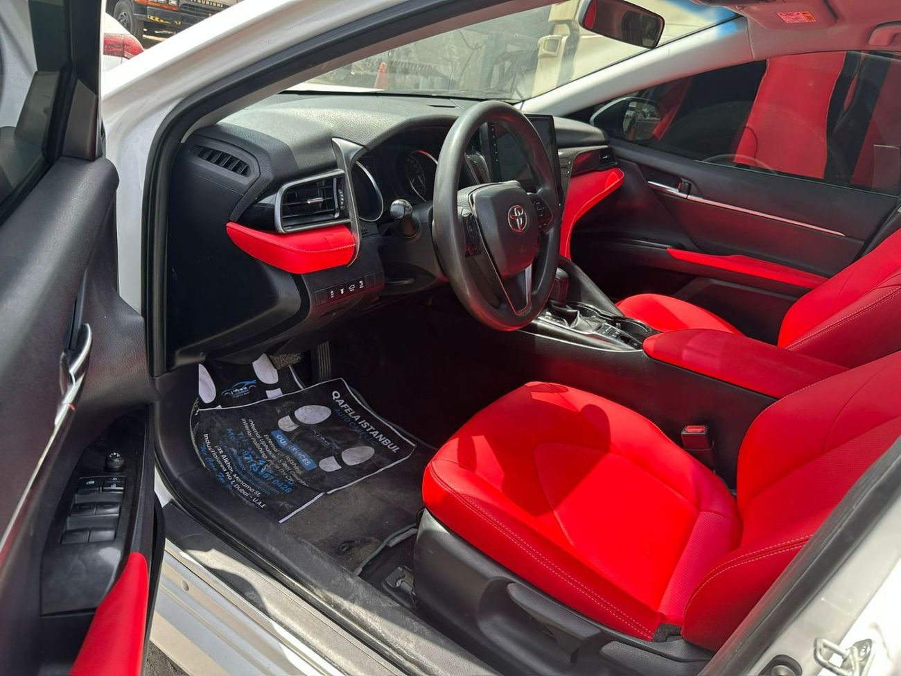 Toyota Camry LE Hybrid 2.5L