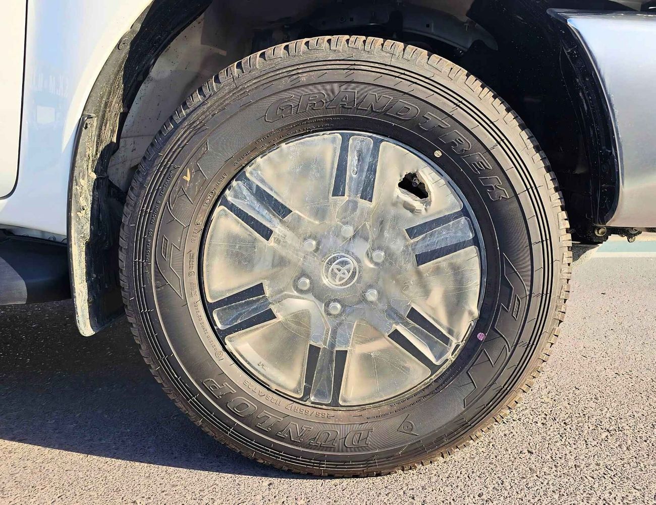 Toyota Hilux A/T / 2.7L PETROL /  DVD CAMERA / AUTO A/C / 4WD (CODE # 69030)